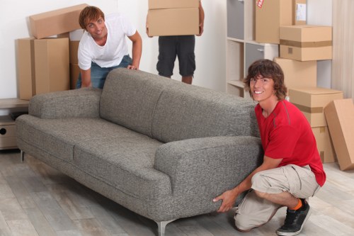 Choosing the right van or truck for a move