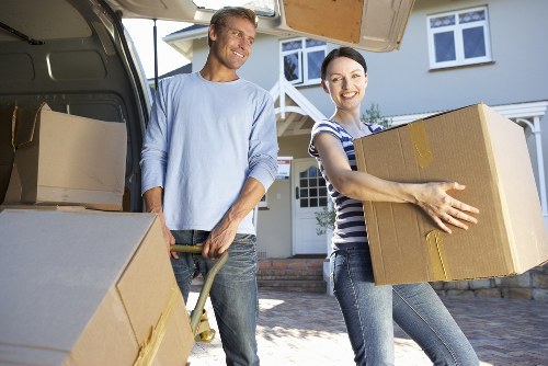Local unpacking support for a flat in Westhampstead